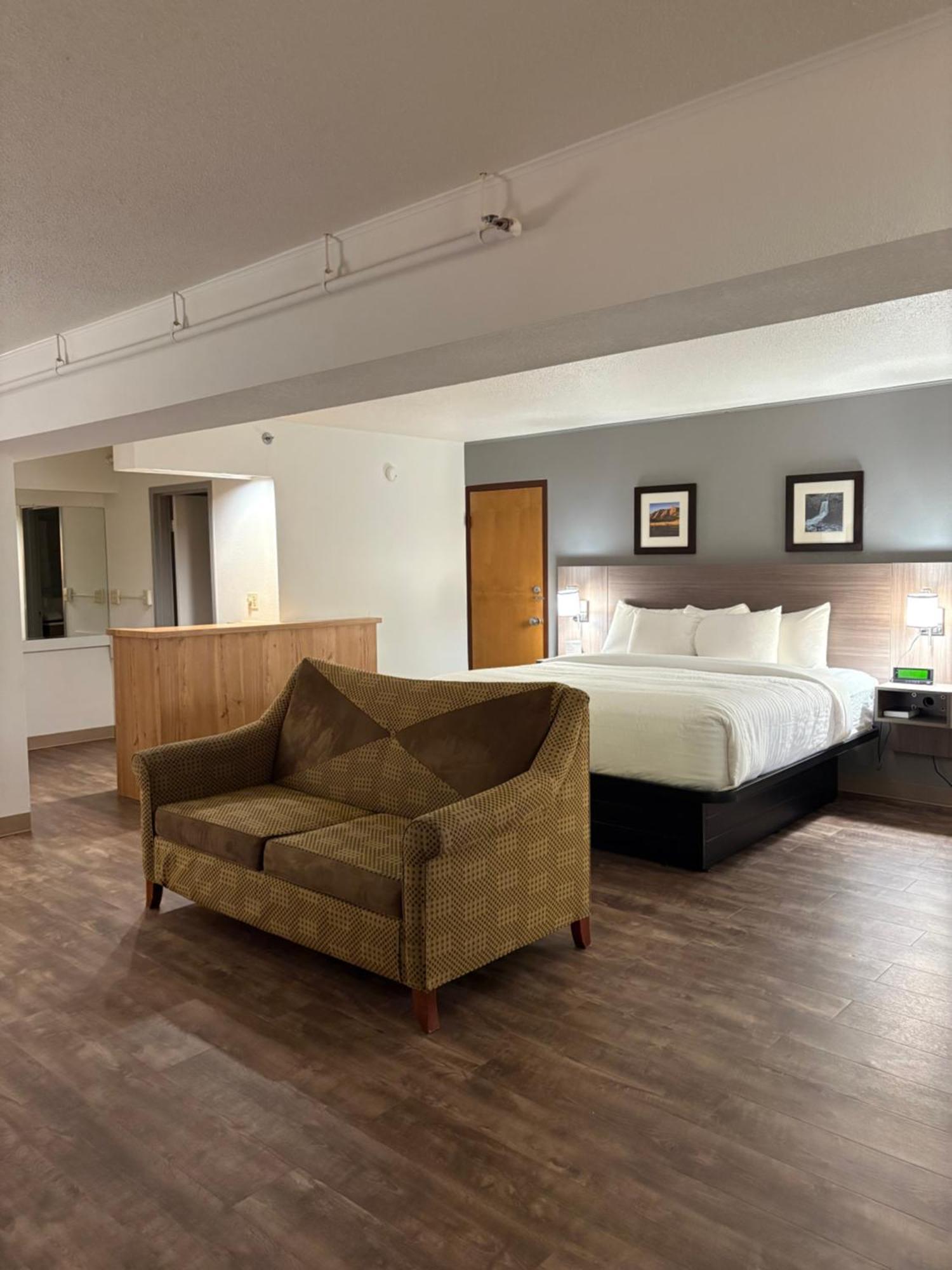 Clarion Inn & Suites And Convention Center Kearney Luaran gambar