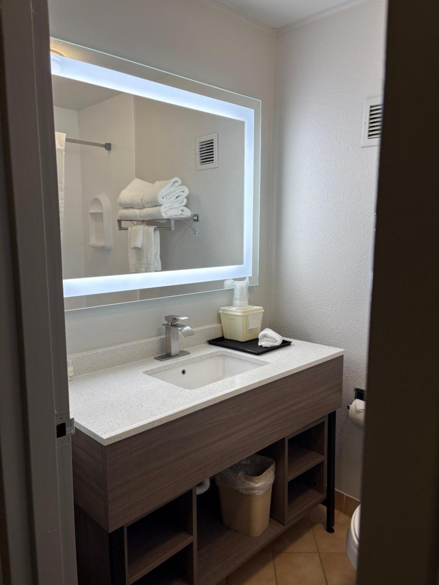 Clarion Inn & Suites And Convention Center Kearney Luaran gambar