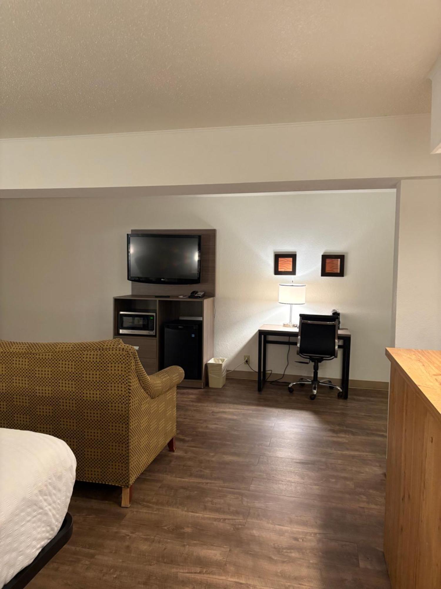 Clarion Inn & Suites And Convention Center Kearney Luaran gambar