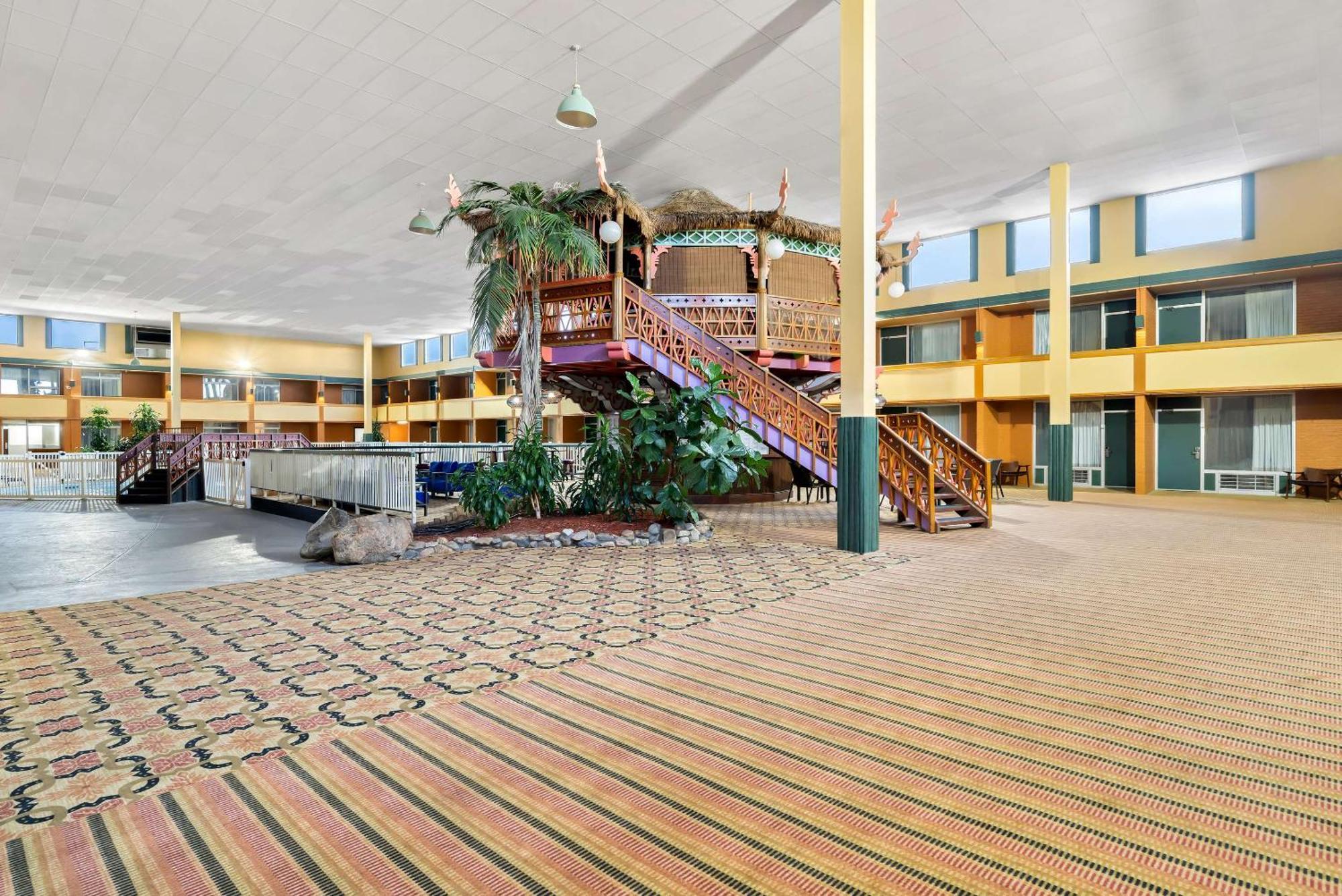 Clarion Inn & Suites And Convention Center Kearney Luaran gambar