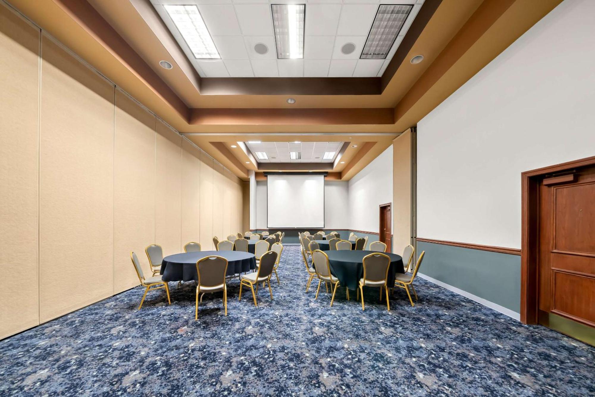 Clarion Inn & Suites And Convention Center Kearney Luaran gambar