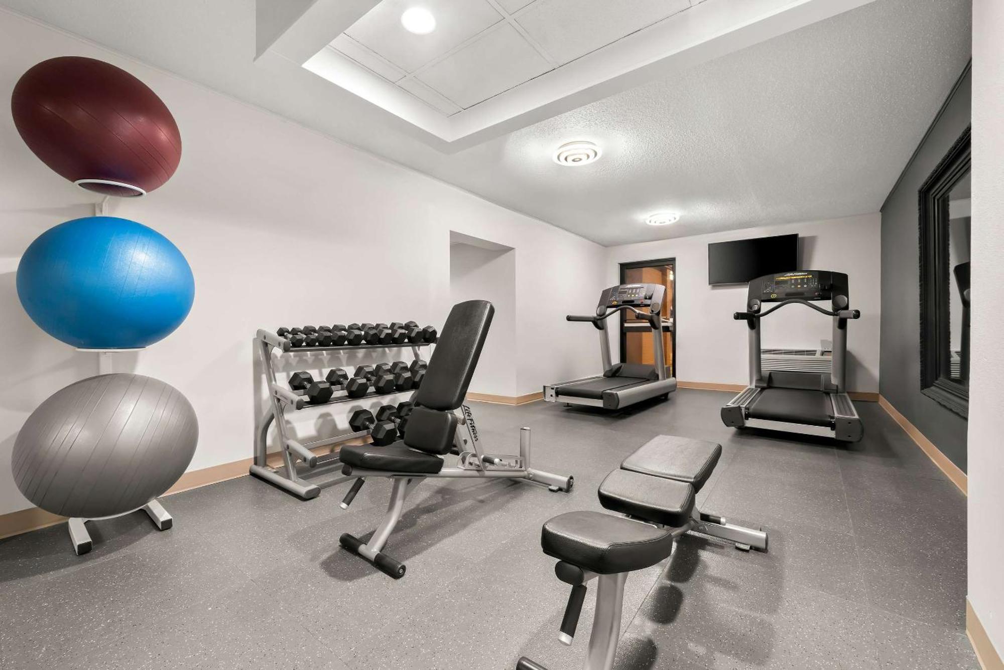 Clarion Inn & Suites And Convention Center Kearney Luaran gambar
