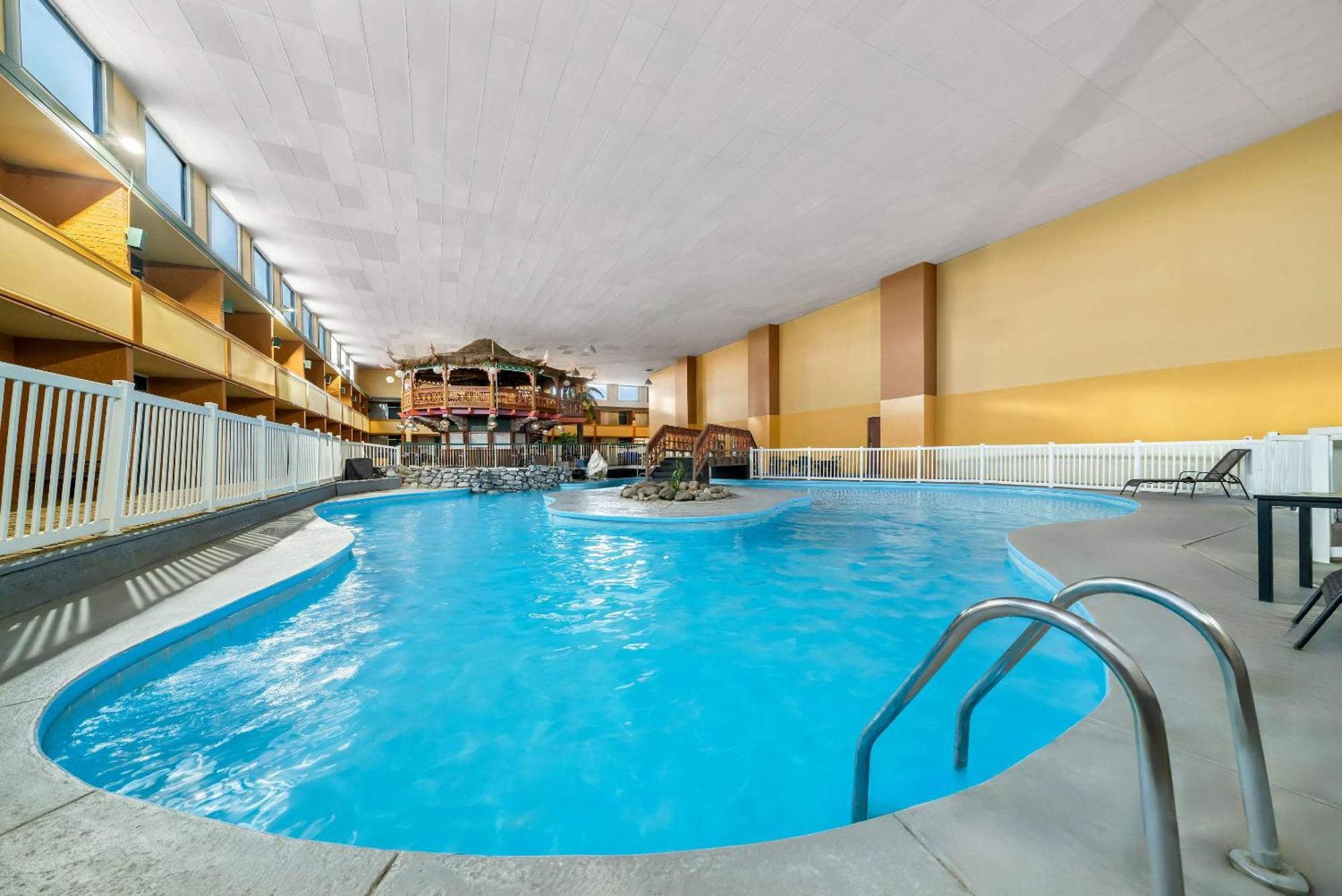 Clarion Inn & Suites And Convention Center Kearney Luaran gambar