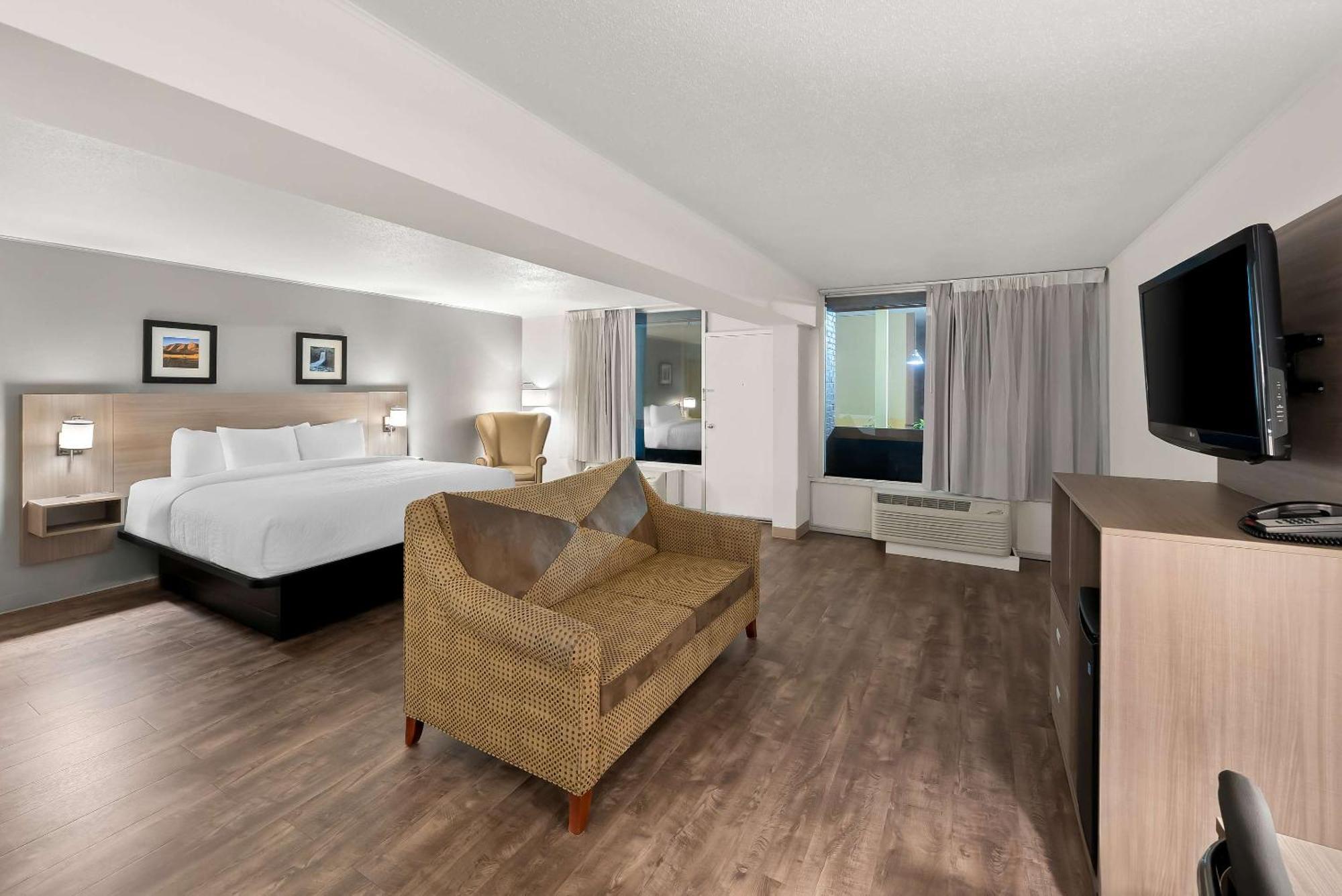 Clarion Inn & Suites And Convention Center Kearney Luaran gambar