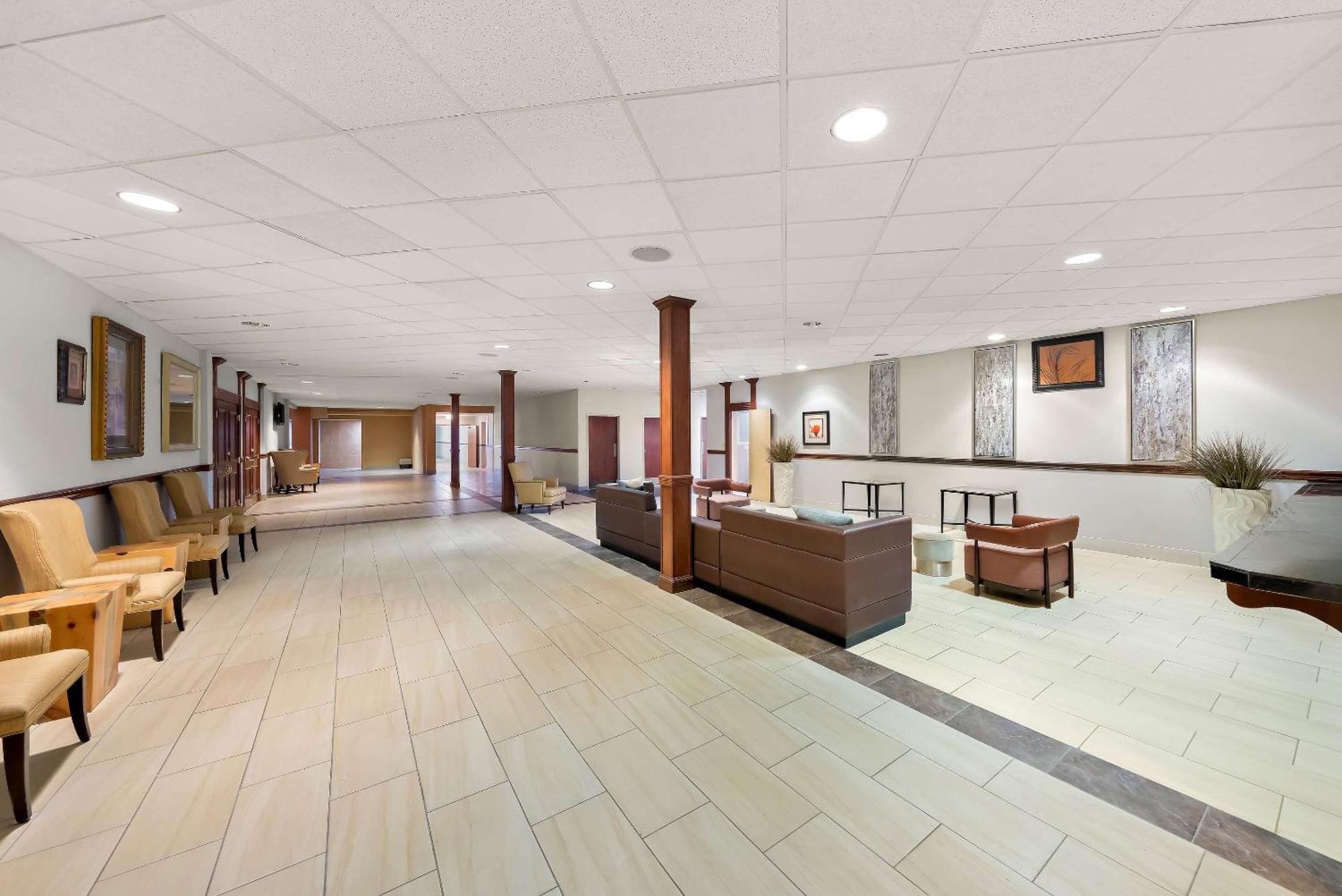 Clarion Inn & Suites And Convention Center Kearney Luaran gambar